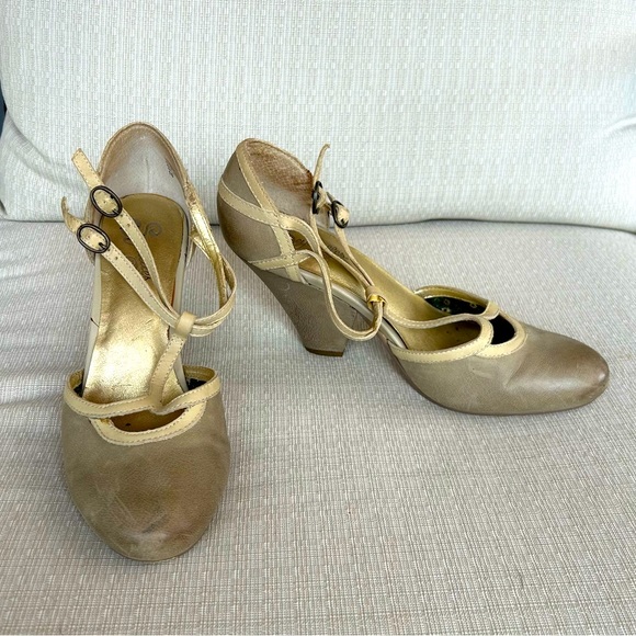 Seychelles Taupe and Cream Leather Retro Heels - Picture 1 of 3